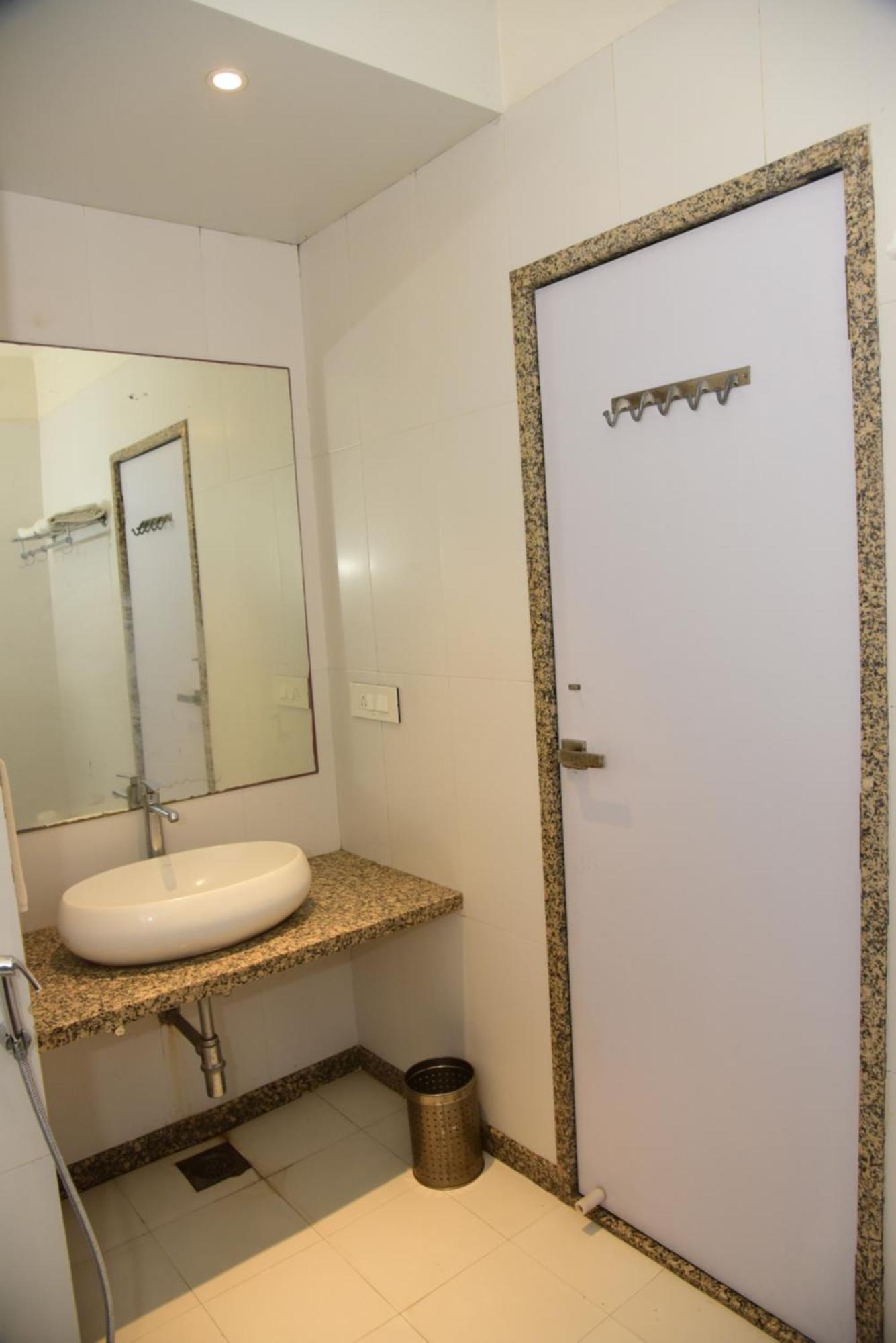 Srijan Inn Abu Road Luaran gambar